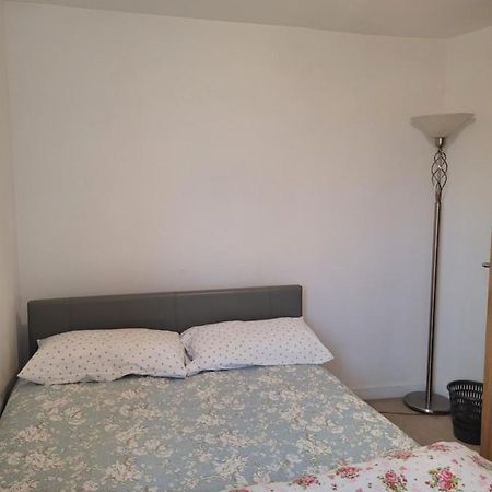 Room Near Heathrow Airport Ґіллінґдон Екстер'єр фото