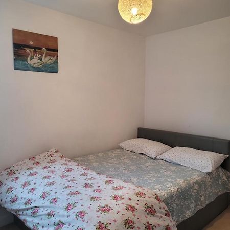 Room Near Heathrow Airport Ґіллінґдон Екстер'єр фото